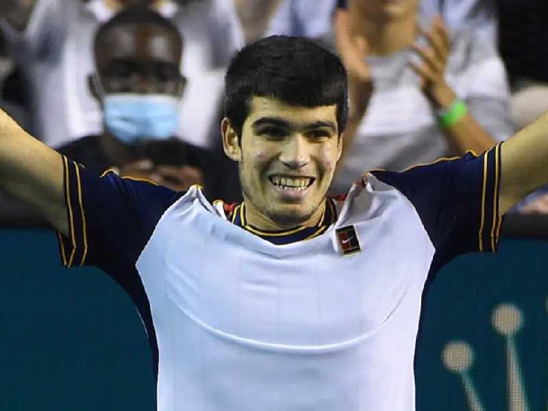 Carlos Alcaraz, el joven tenista de 18 años que mostró su talento en París
