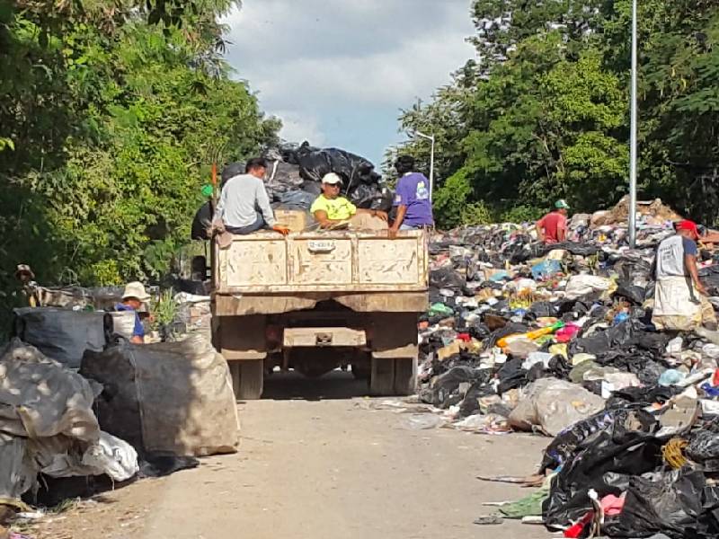 Recolección de basura aún sin resolverse por el municipio