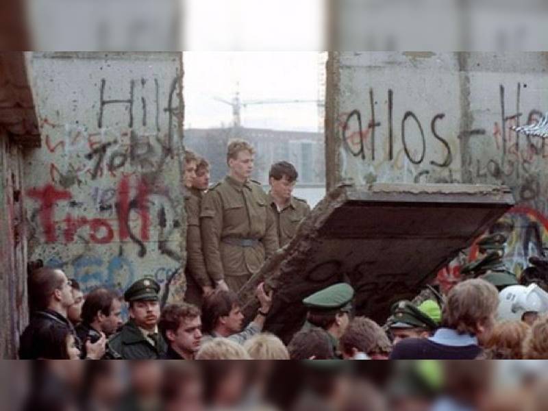 6 películas para que vivas la caída del Muro de Berlín