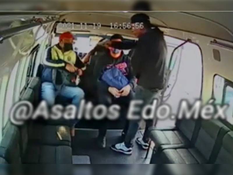 Video: ÔÇÿNo te queremos matar, jálateÔÇÖ; captan asalto en la México-Pachuca