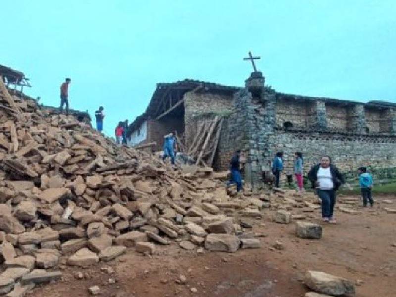 Sismo de 7.5 en Perú deja mil damnificados