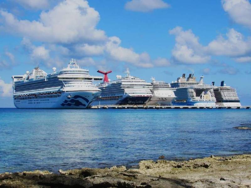 Cierra Cozumel el año con 600 mil cruceristas