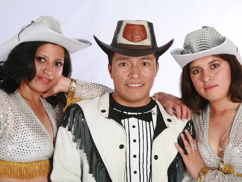 El cantante Delfín Quishpe detenido por tráfico de influencias