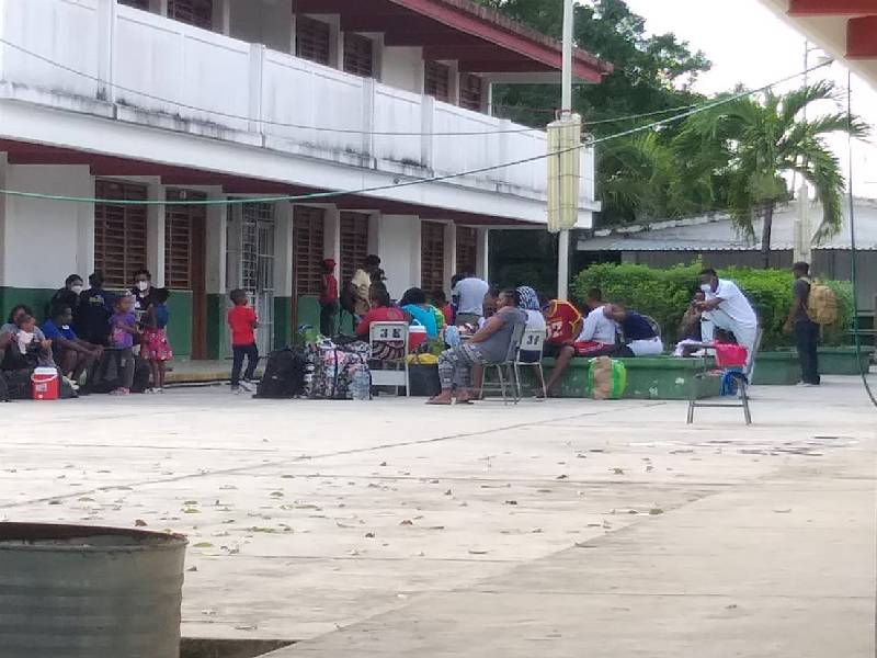 300 migrantes originarios de Haití llegaron esta mañana a Cancún