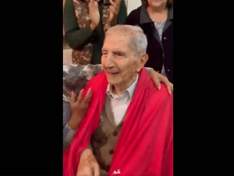 Tiene 91 años, prometió no morir hasta ver campeón al Atlas