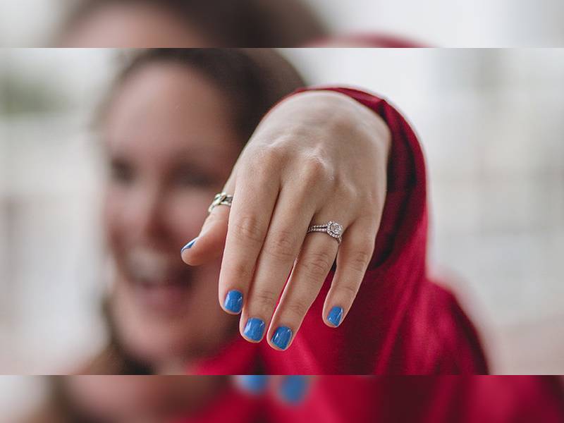 Novio pierde anillo de diamantes antes de la propuesta de matrimonio