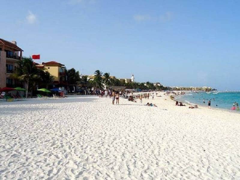 Van por mejora de playas en Playa del Carmen