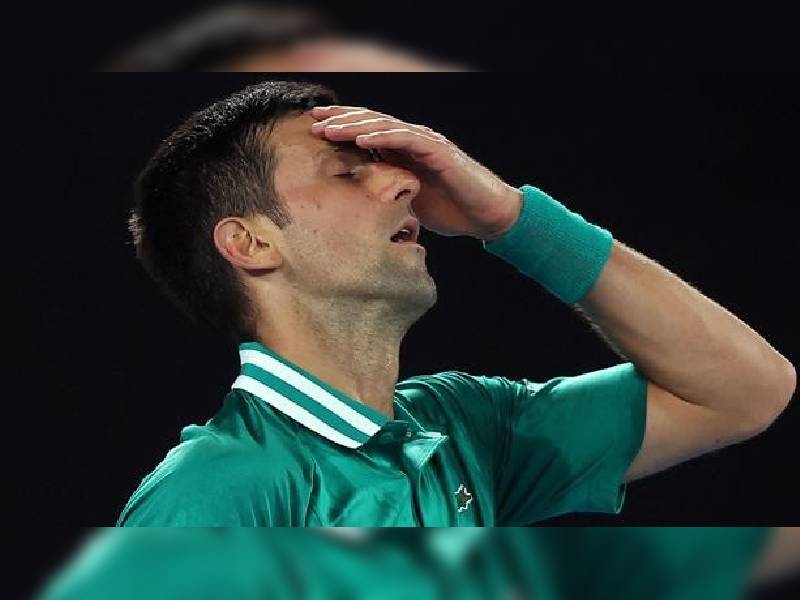 Australia anula de nuevo la visa de Djokovic pero suspende su expulsión