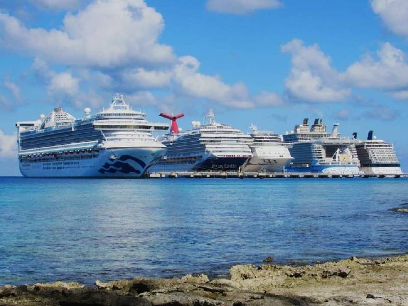 Por contagios y nuevas variantes, navieras cancelan cruceros a Cozumel