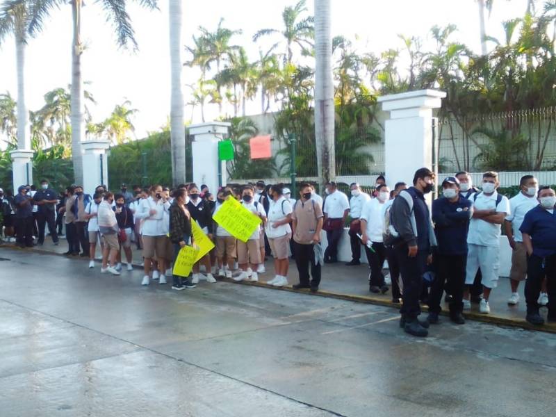 Se manifiestan colaboradores del hotel Princess de Playa del Carmen