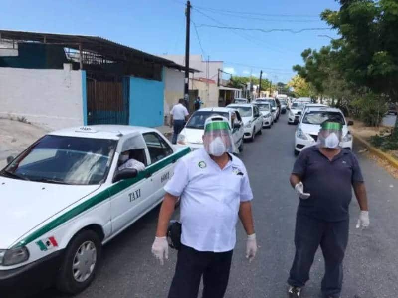 Seis de cada 10 taxistas han dado positivo a Covid-19 en Cancún