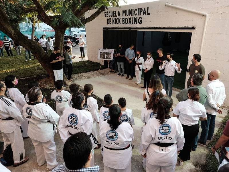 Inauguran primera escuela municipal de kick boxing en Benito Juárez