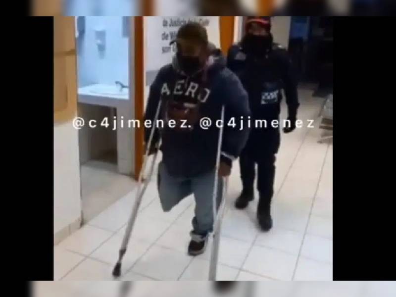 Video. Detienen a hombre sin pierna por asaltar en CDMX