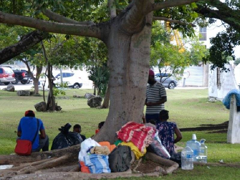 Acuerdan autoridades de Cancún en instalar refugios para migrantes