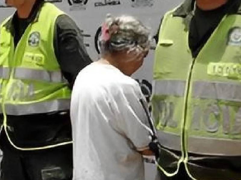 Captura de abuelita genera debate; fue detenida por robar arroz
