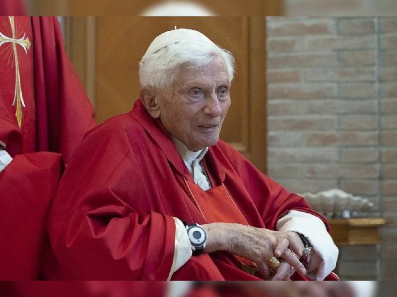 Benedicto XVI pide ¡perdón! a las víctimas de abusos; niega encubrimiento a sacerdotes