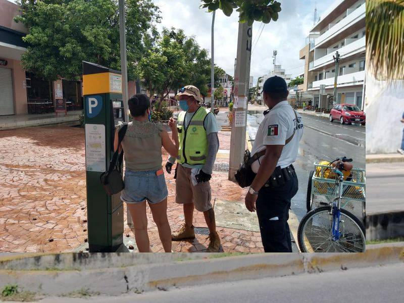 Recolectan firmas para quitar parquímetros en Playa del Carmen