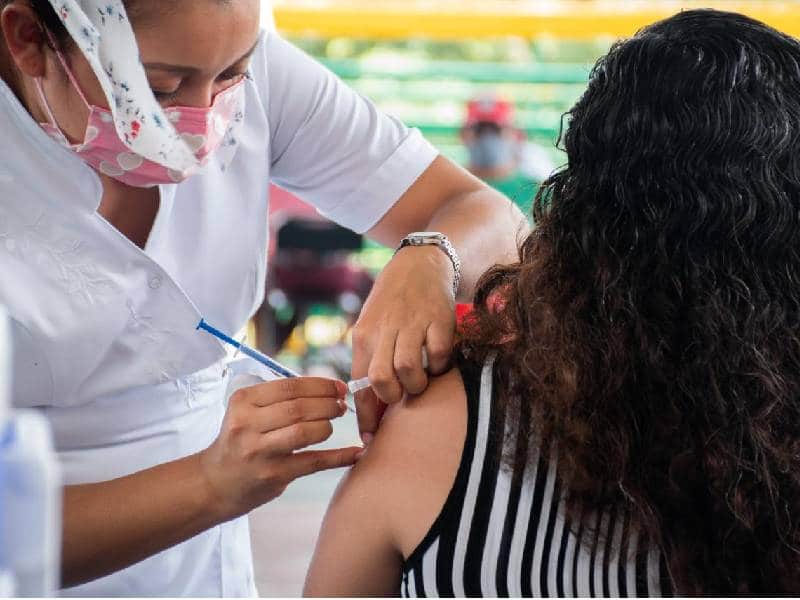 Implementarán jornadas de vacunación en Zona Hotelera para trabajadores