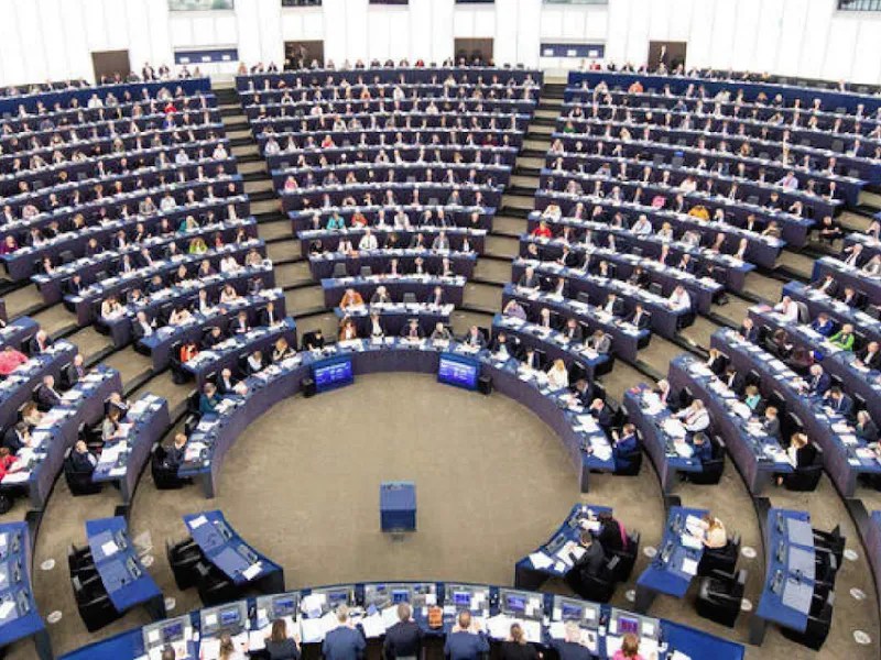 Senadores postulan a periodistas a premio de Parlamento Europeo