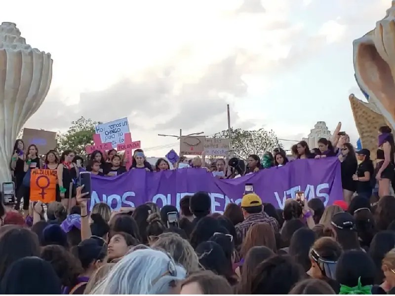 Feministas anuncian marcha rumbo al 8M