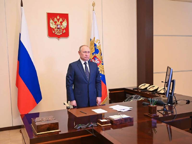 Por noticias falsas Putin firma ley para dar pena de prisión
