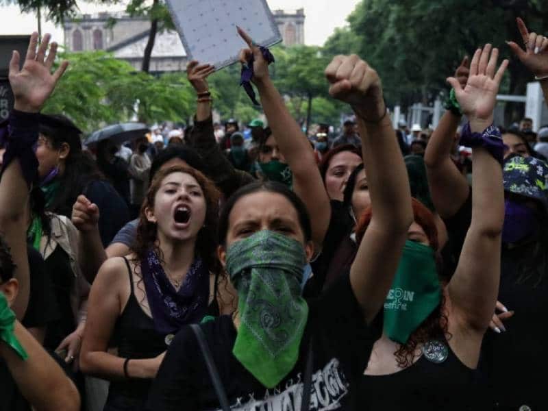 Hay mucha infiltración en el movimiento feminista: López Obrador