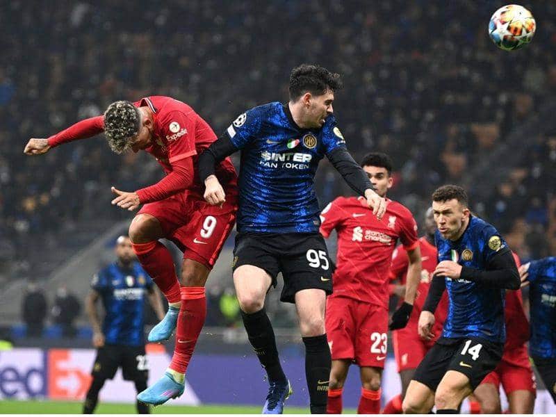 Liverpool sufre ante Inter de Milán pero avanza a cuartos de final de la Champions League