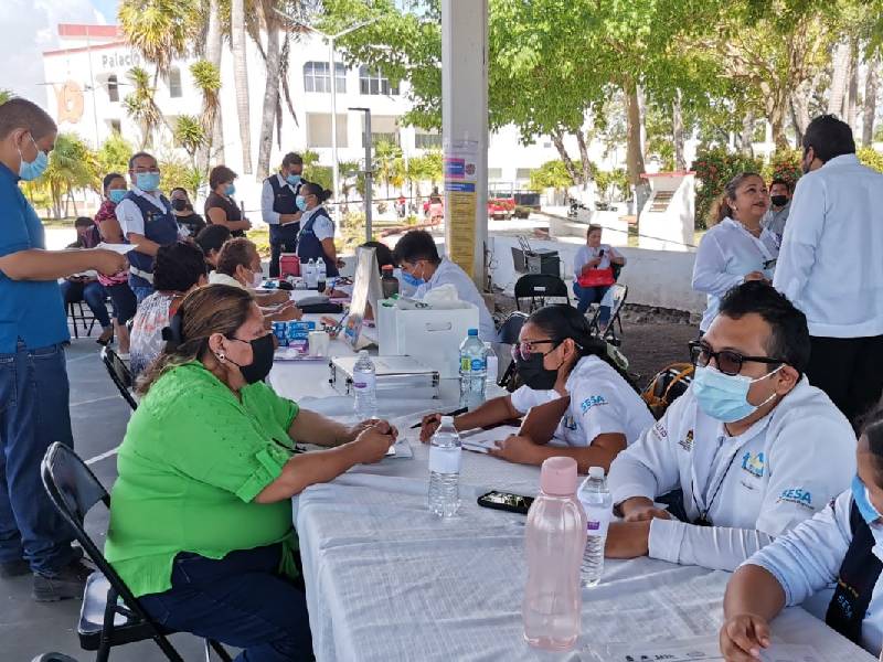 Caravana y pláticas de salud