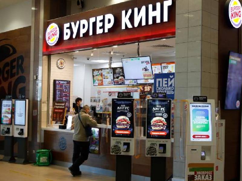 Burger King "se niega" a cerrar 800 sucursales en Rusia