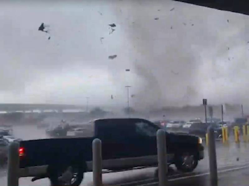 Video. Así registraron los impactantes tornados que azotaron a Texas