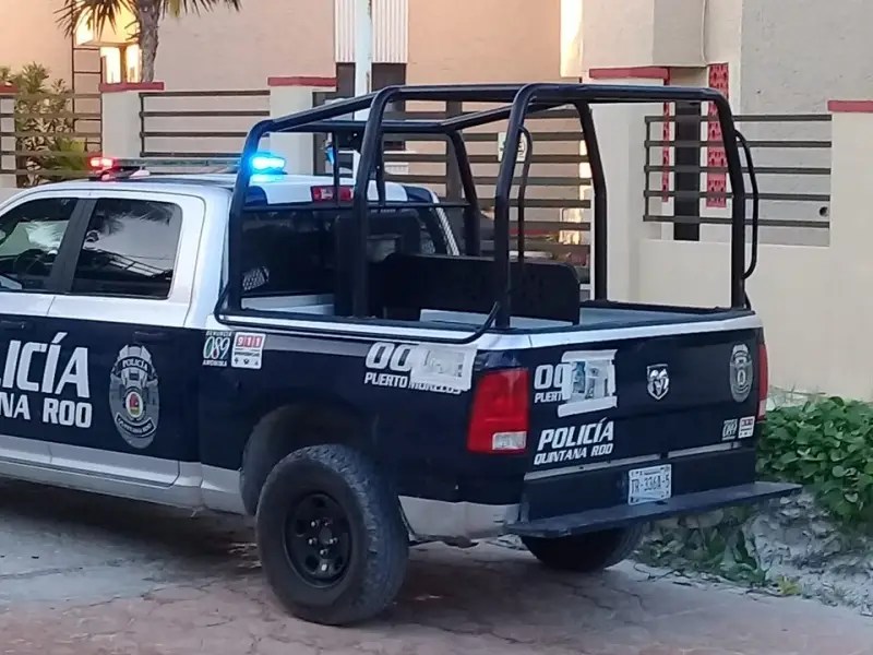 Detienen en Puerto Morelos a tres hombres por posesión de drogas