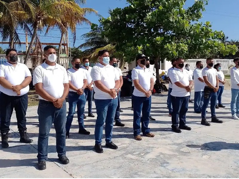 Elementos conforman la Policía Turística de Isla Mujeres
