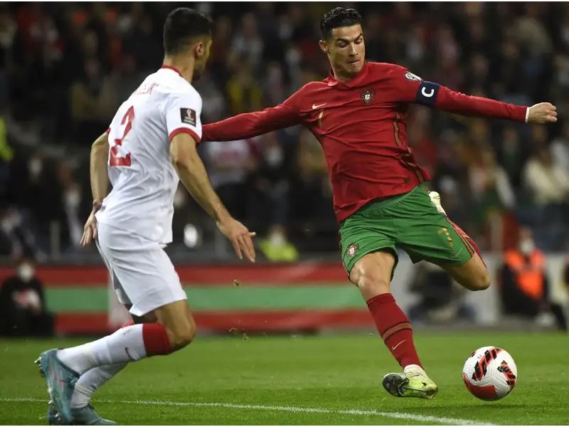 Portugal vence 3-1 a Turquía, pero jugará final de la repesca