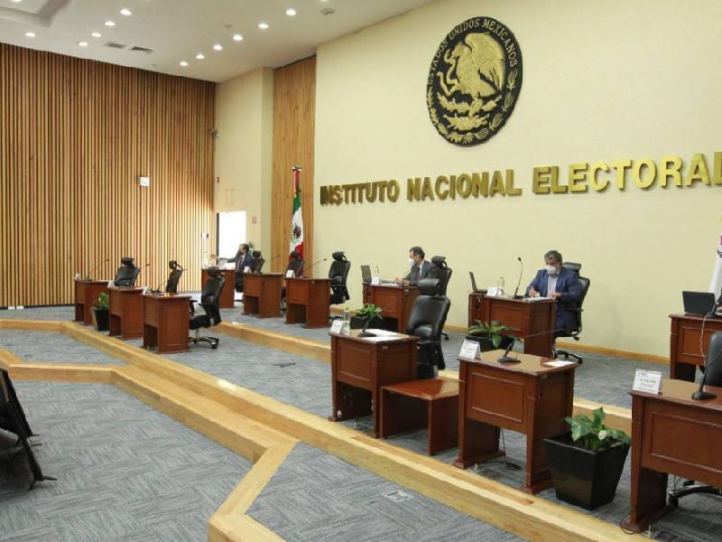 Propone AMLO elegir a consejeros del INE con voto ciudadano