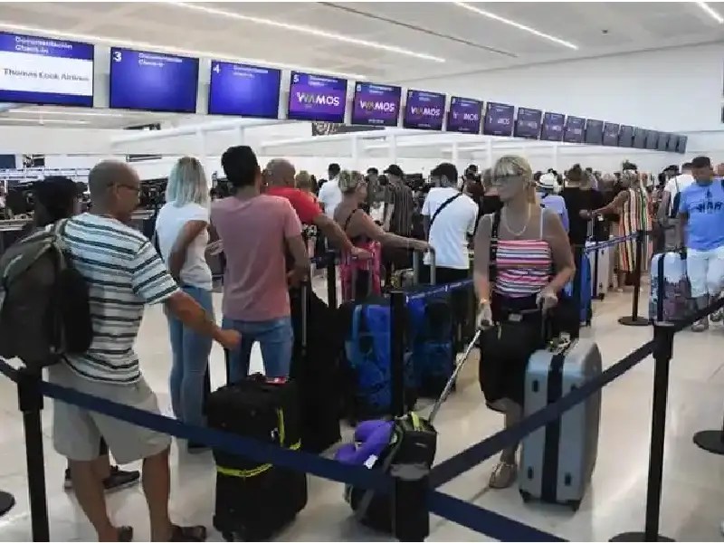 Gobierno federal da seguimiento a problemática migratoria en Aeropuerto de Cancún