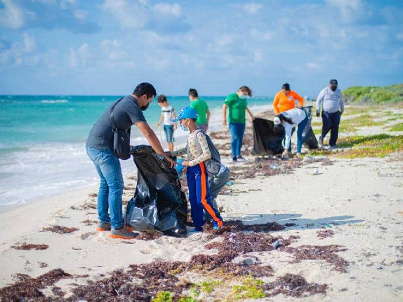 La FPMC realizó limpieza de playas en Punta Sur