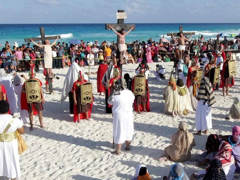 Quince parroquías de Cancún se suman a Viacrucis Vivientes