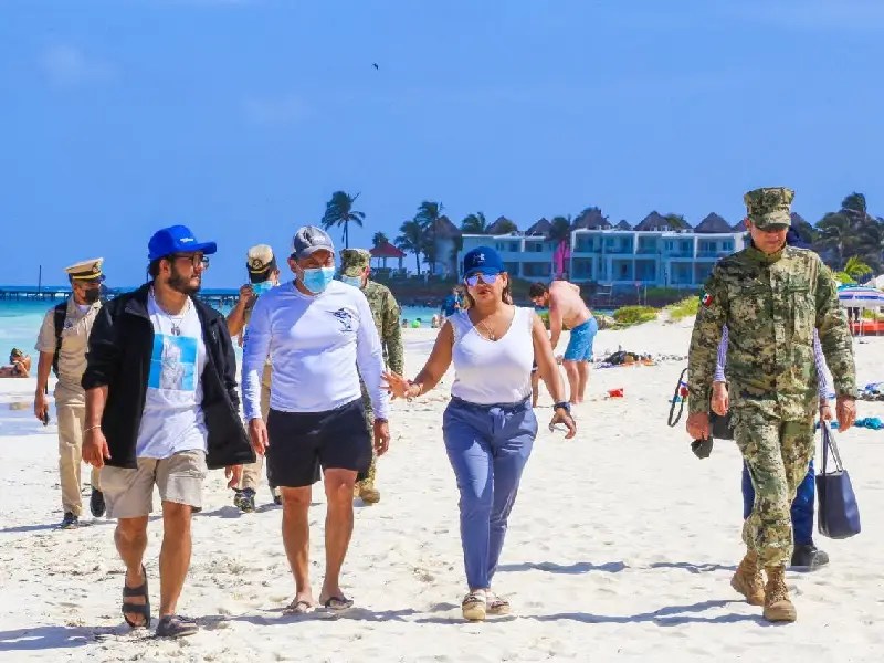 Coordinan esfuerzos para mantener playas limpias y seguras en Isla Mujeres