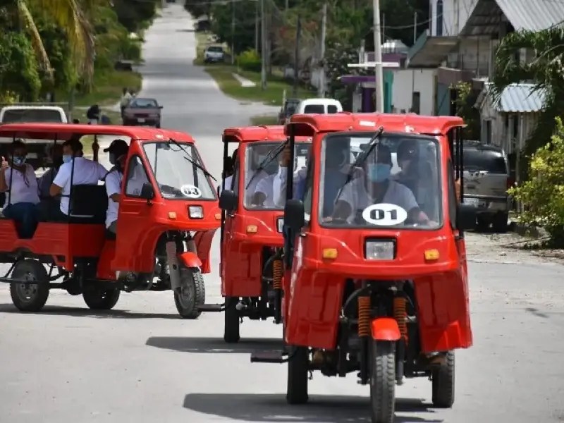 Continúan diferencias entre mototaxistas y taxistas de Chetumal
