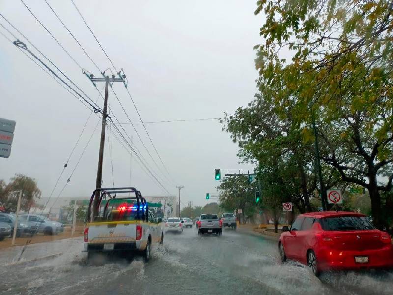 Operativo vial para auxiliar a los automovilistas en los días lluviosos