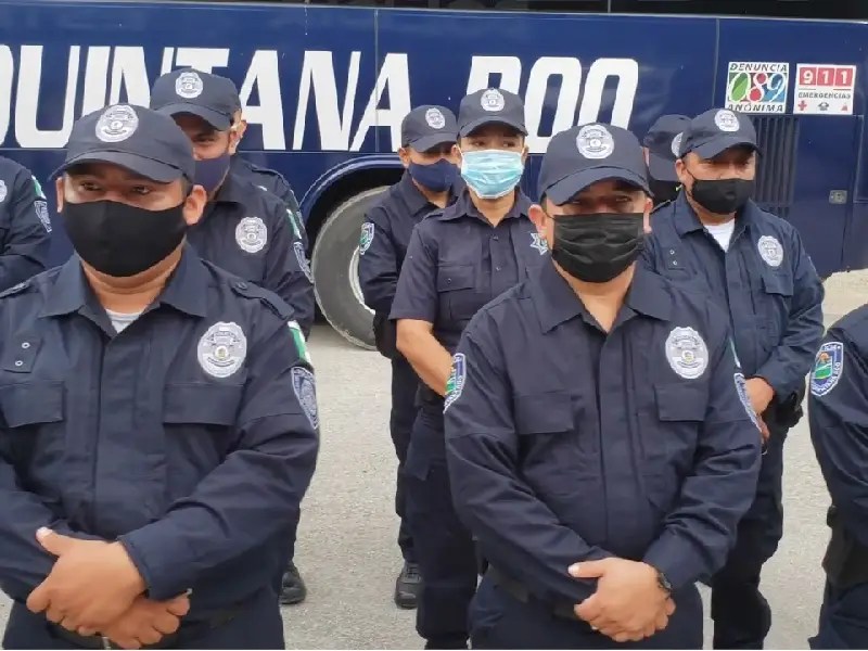 Capacitan a policías de Tulum