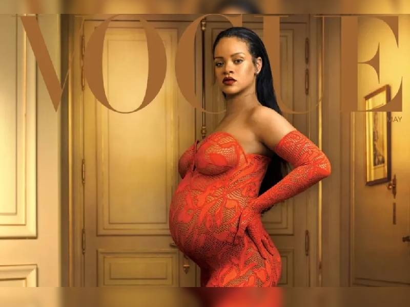 Rihanna presume su embarazo y se apodera de la portada de Vogue
