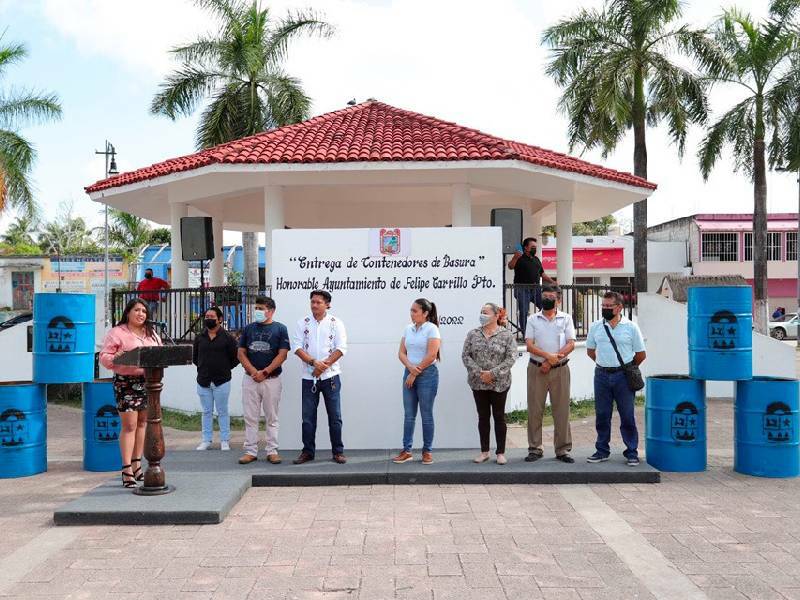 Ayuntamiento de Carrillo Puerto instala contenedores de basura en cabecera municipal