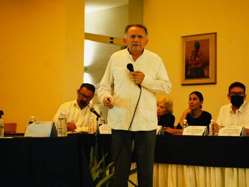 José Luis Pech se compromete a no subir derechos estatales más allá de lo aumente la inflación