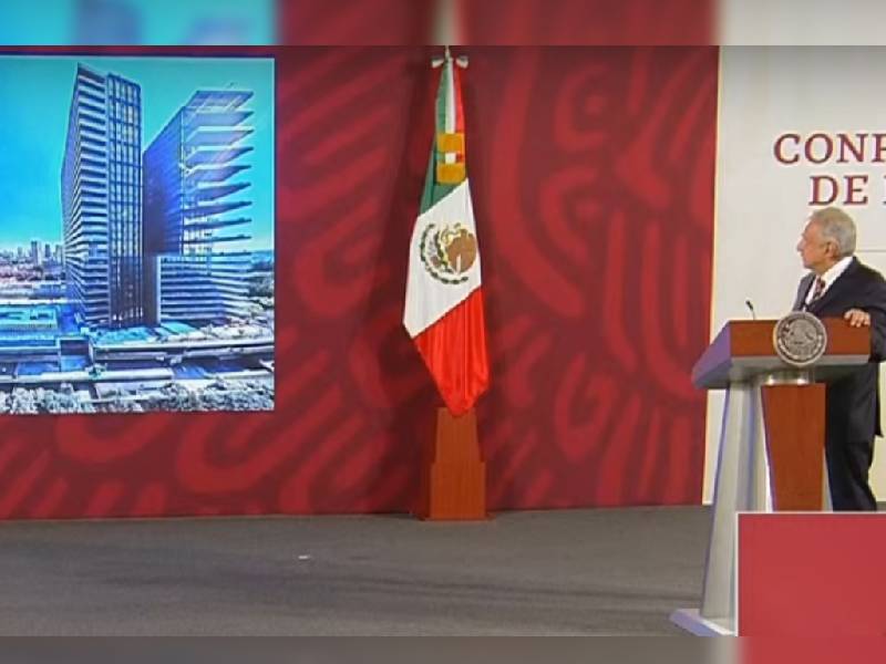 López Obrador exhibe departamento de Loret de Mola en Polanco