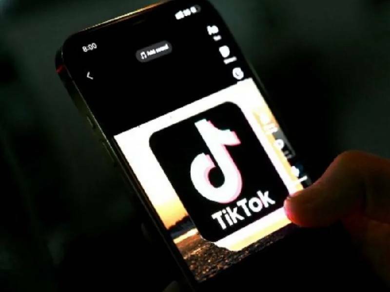 Investigan a hombre que alardeó en TikTok de presuntamente abusar a mujeres