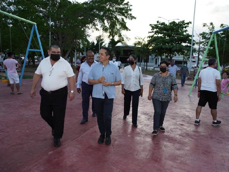 Comités de Contraloría Social invitan al Gobernador a recorrer parques de Chetumal