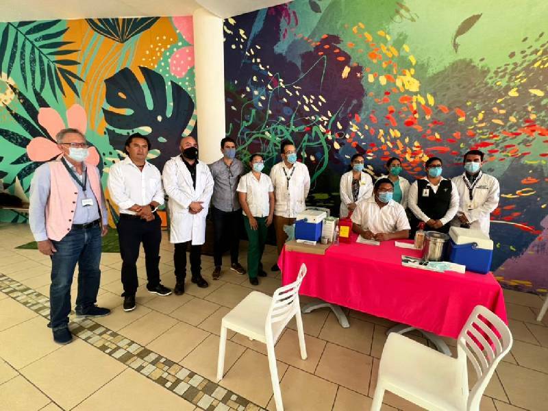 Se refuerza la vacunación contra Covid-19 en el sector turístico de Quintana Roo