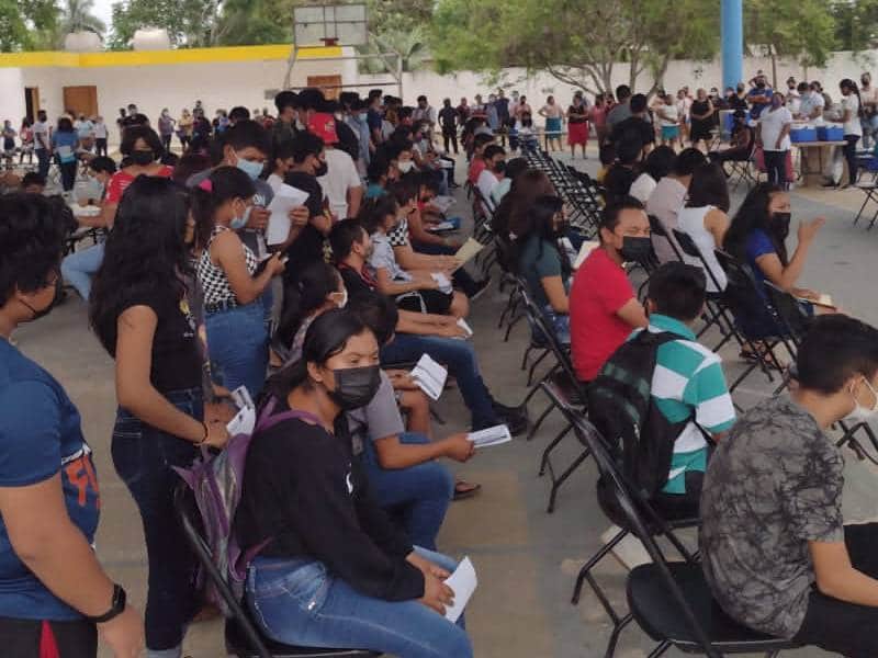 Aplican dos mil dosis de vacuna Pfizer para adolescentes en Carrillo Puerto