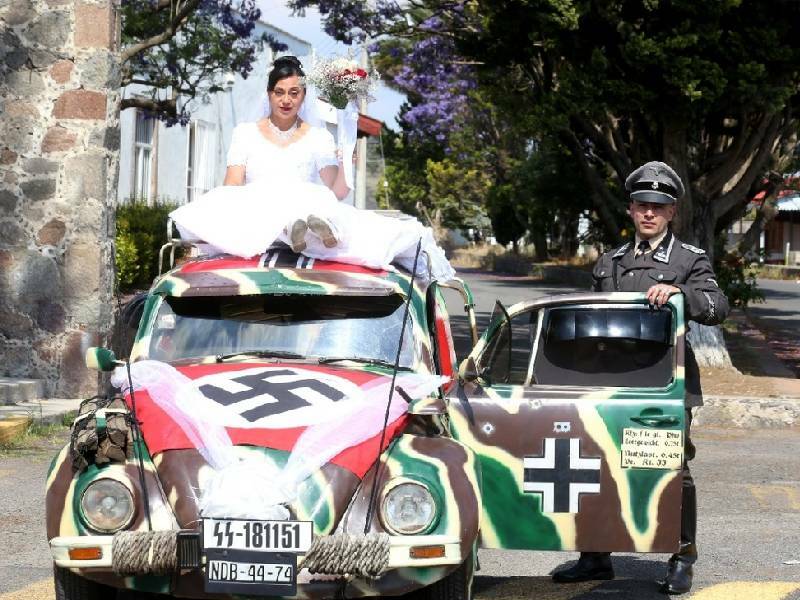 TLAXCALA: Pareja organiza boda con temática Nazi